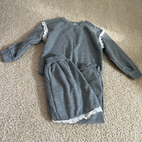 Girls sweatsuit - Picture 2 of 11
